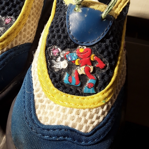 Elmo Water Shoes - Toddler - Picture 2 of 4